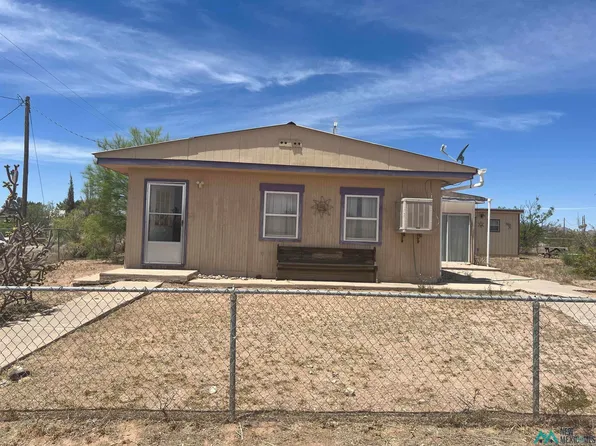703 W Jesus Carreon Ave, Columbus, NM 88029