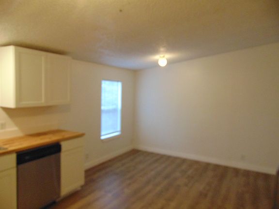 4th image of 416 Berglund St #416
