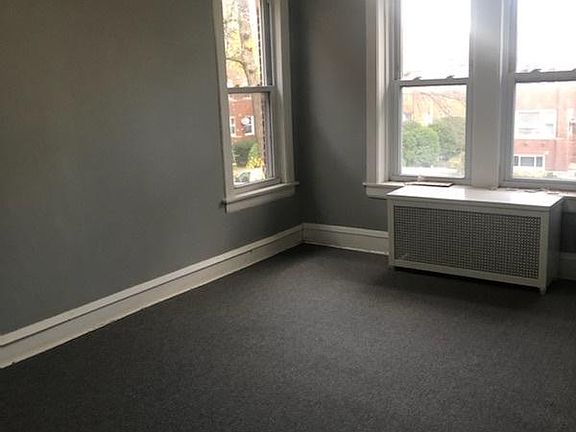 2nd image of 3716 N Sawyer Ave #2