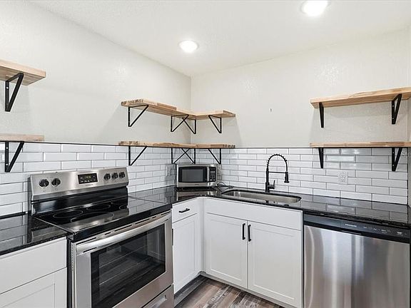 3rd image of 205 ANDOVER PLACE N #119