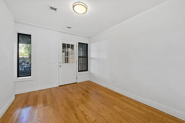 Rented by Nooklyn NYC LLC | media 5