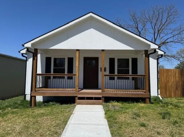 321 E 5th St, Cameron, MO 64429