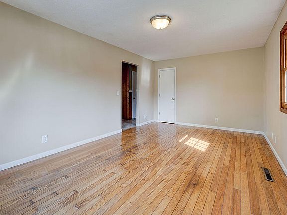 5th image of 1402 Avenue F