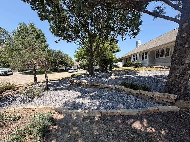 2406 Hillside Dr — Photo 13