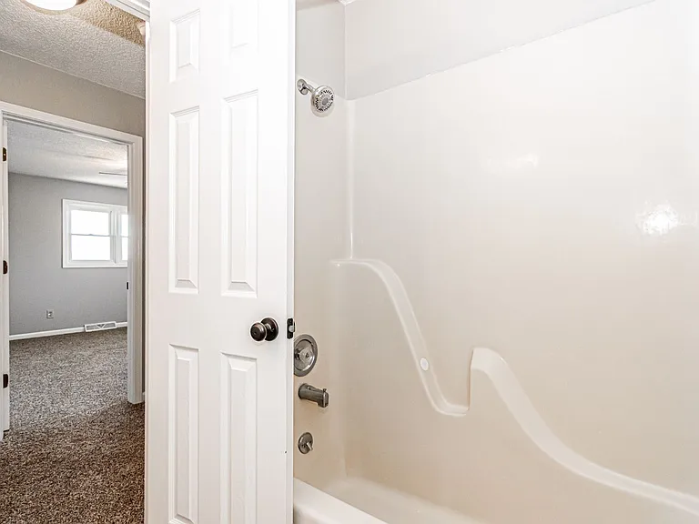 1369 Parkside Dr — Photo 9