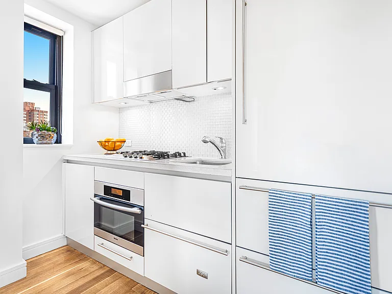 230 Riverside Dr #17N — Photo 3