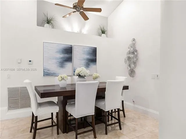 3 bed, 2.0 bath, $4,900 — Photo 4