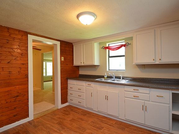 3rd image of 2278 Locust Dr