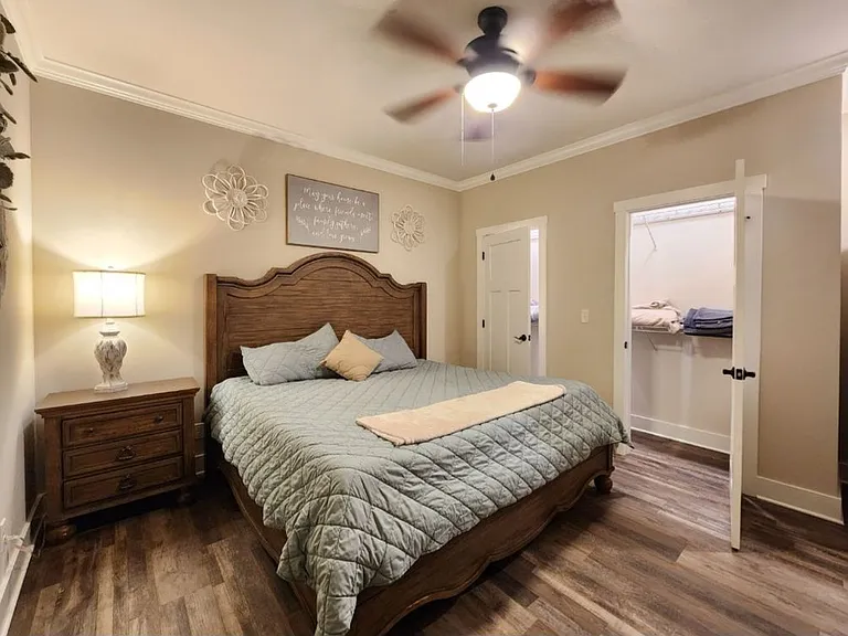 250 Horn Ln — Photo 5