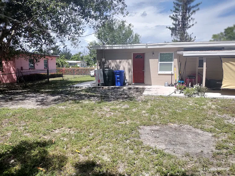 1362 Gardenia Ave — Photo 15