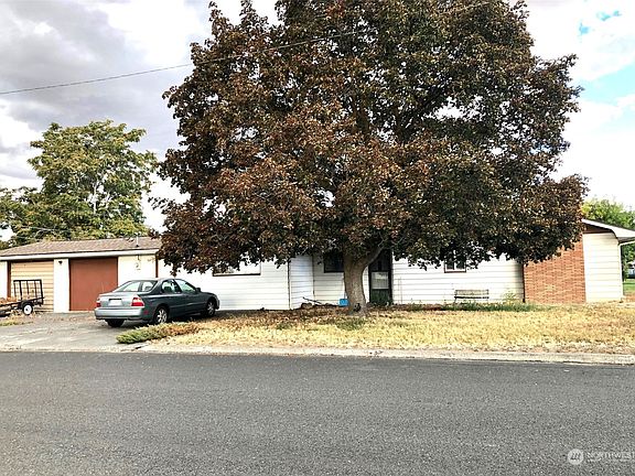 3rd image of 1101 E Juniper Street