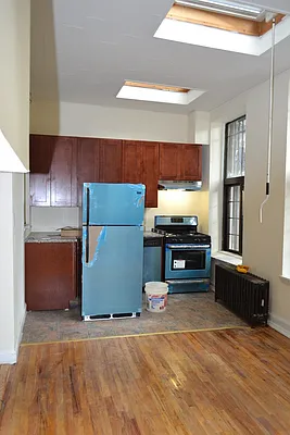 Rented by Gold Star | media 2