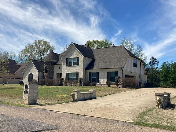 2nd image of 5131 Royston Ln