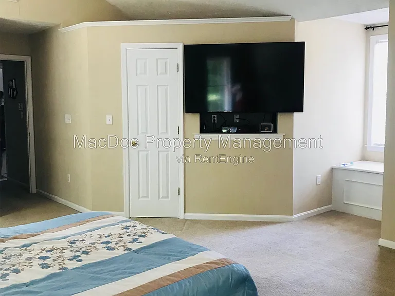 6804 Saxony Cir — Photo 11