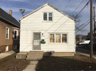 1952 S Winona Ln, Milwaukee, WI 53204