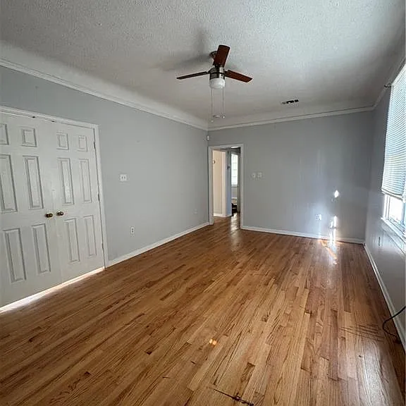 3507 Clermont Dr — Photo 2