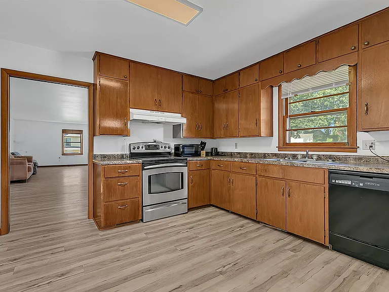 Kitchen & Living