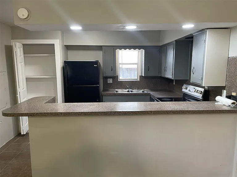 8915 Reamer St — Photo 4