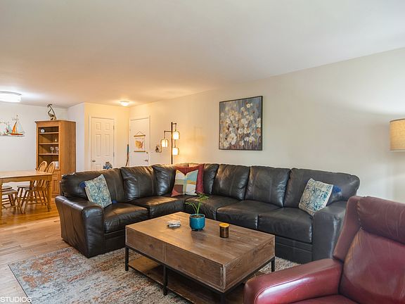 4th image of 4412 Euclid Ave APT 1C