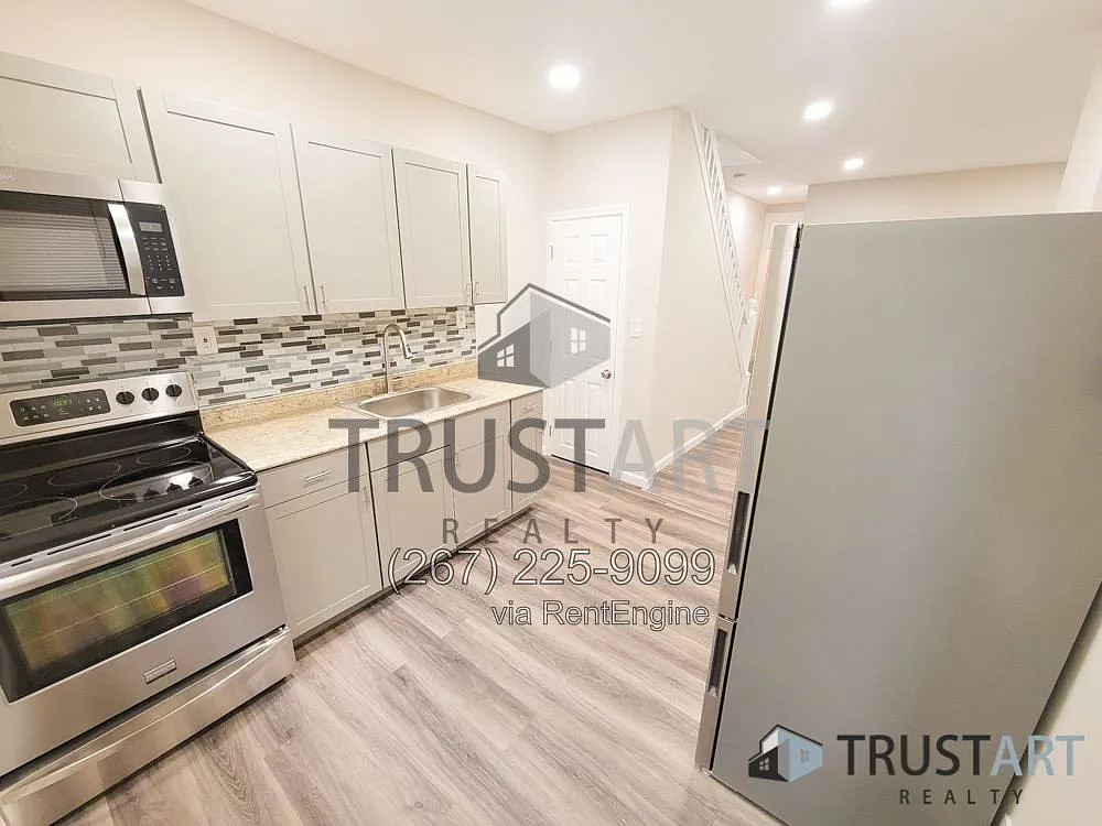 4 bed, 1.0 bath, $1,395 — Photo 1