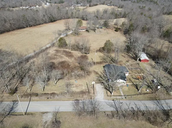 397 Interstate Highway B Maynard St, Spencer, TN 38585