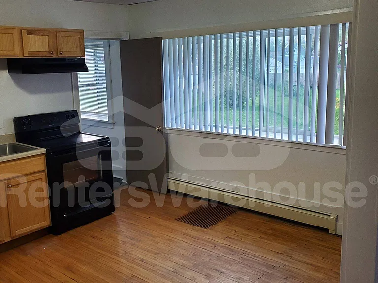 112 5th St S #1 — Photo 31
