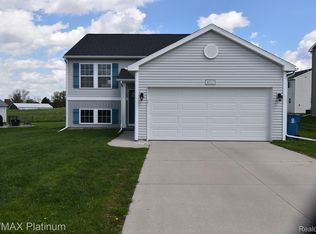 16537 Bedington Dr, Linden, MI 48451