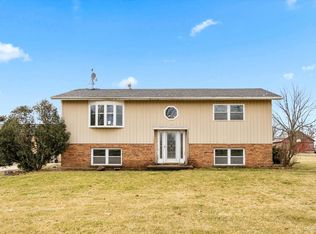 4433 E 29th Rd, Sandwich, IL 60548