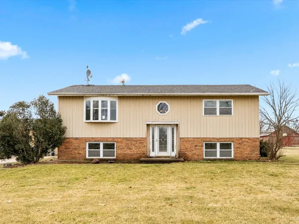 4433 E 29th Rd, Sandwich, IL 60548