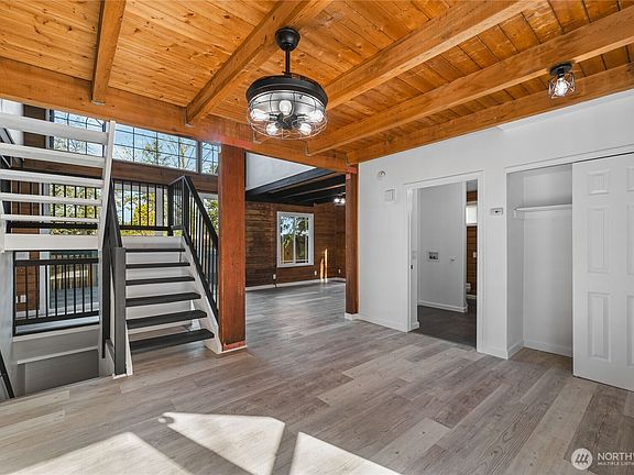 5th image of 22001 Bluewater Drive SE