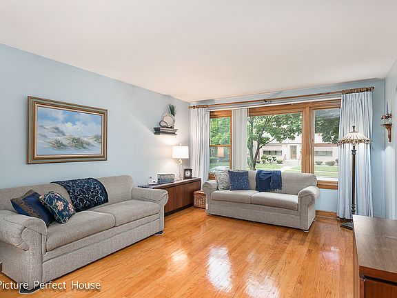 3rd image of 9241 S Albany Ave