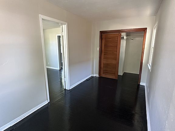 4th image of 216 Delaware St