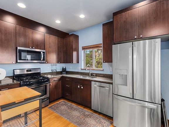 4th image of 5937 California Ave SW APT C