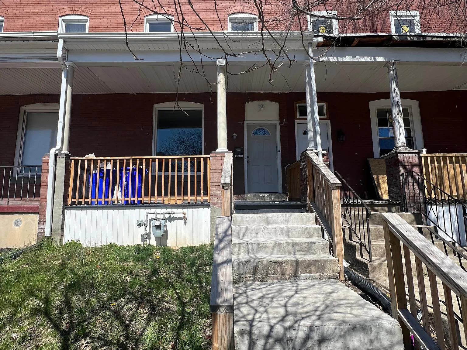 5 bed, 2272 sqft, $1,750 — Photo 2
