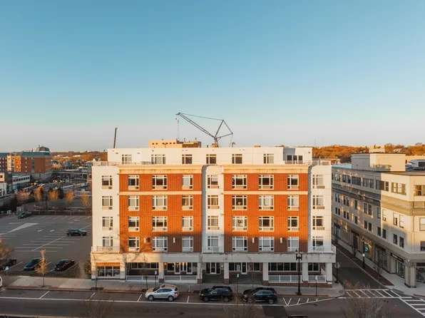 2 Cliveden St Unit 505E, Quincy, MA 02169