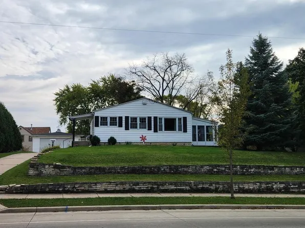 1021 Arcadian AVENUE, Waukesha, WI 53186