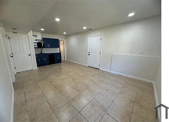 3915 Emerald North Dr — Photo 43