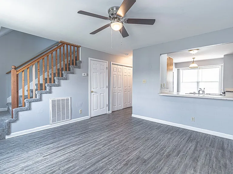 203 Tree Line Dr — Photo 8