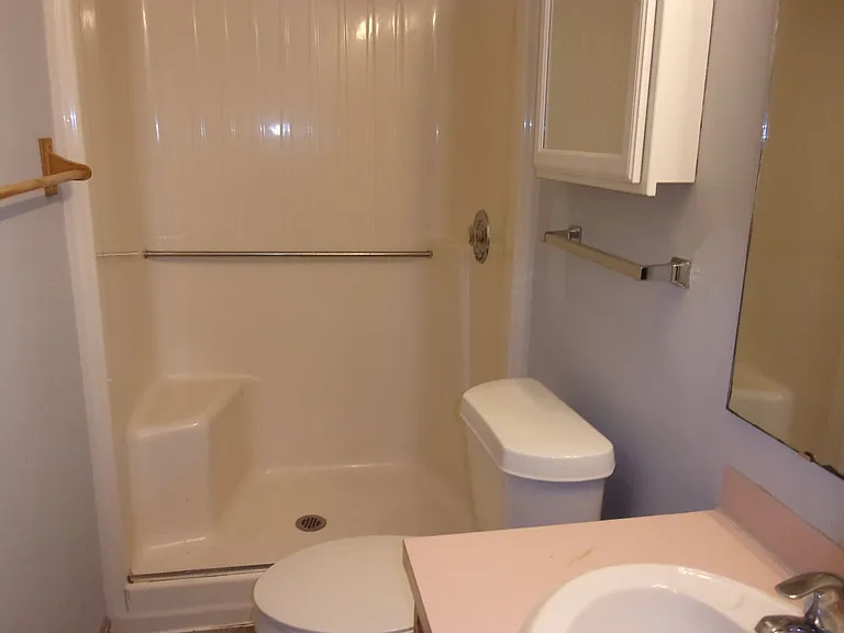 1067 Farm Pond Ln — Photo 14