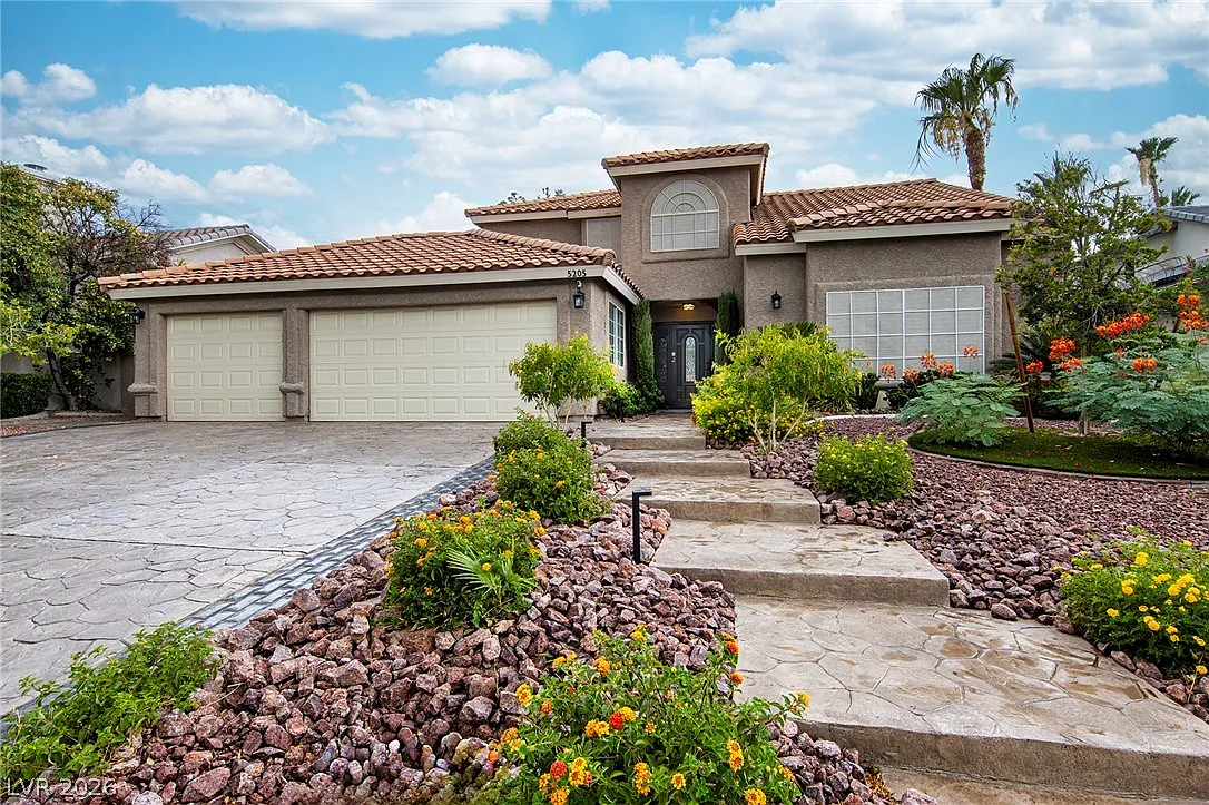 3 bed, 2.5 bath, 2835 sqft, $3,295 — Photo 1