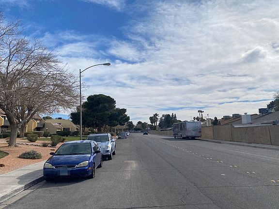 5th image of 4629 Kelly Barry Way