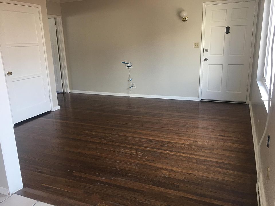 1st image of 549 Margaret Ave