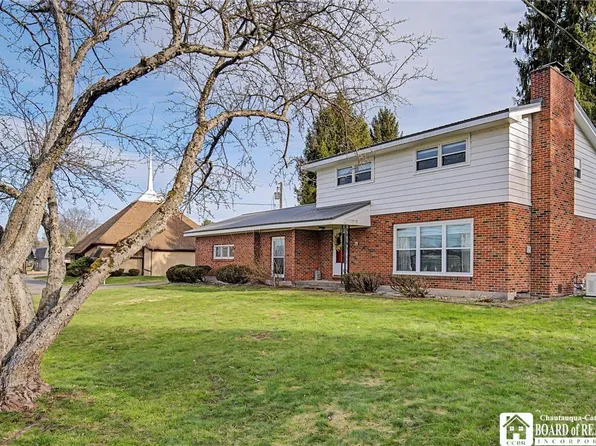 39 W Fairmount Ave, Lakewood, NY 14750