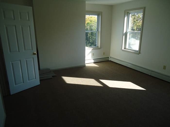 2nd image of 19 Wadsworth St