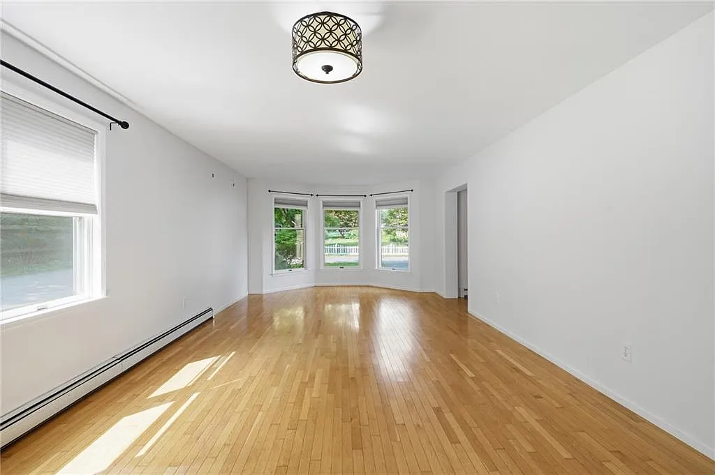 3 bed, 2.5 bath, 1792 sqft, $3,600 — Photo 4
