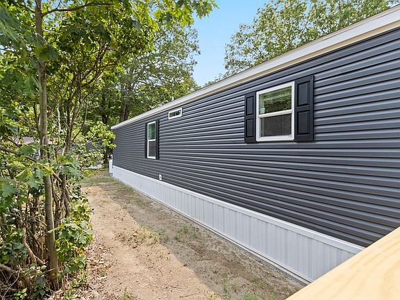4th image of 127 Shaker Road #37
