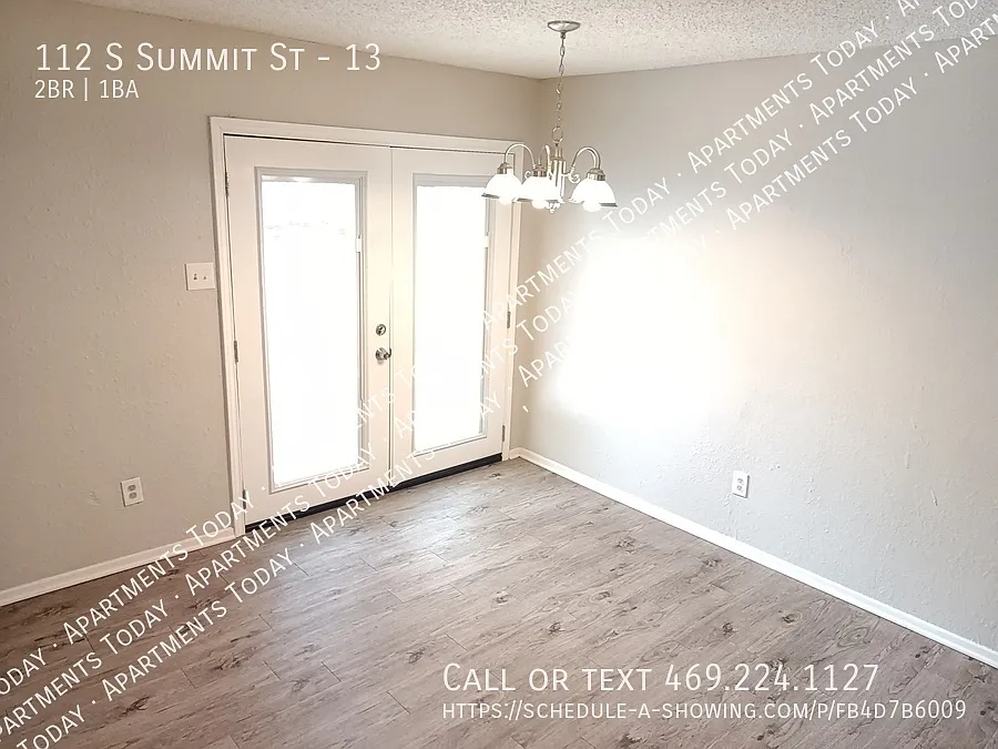 Building Photo - 112 S Summit St #13