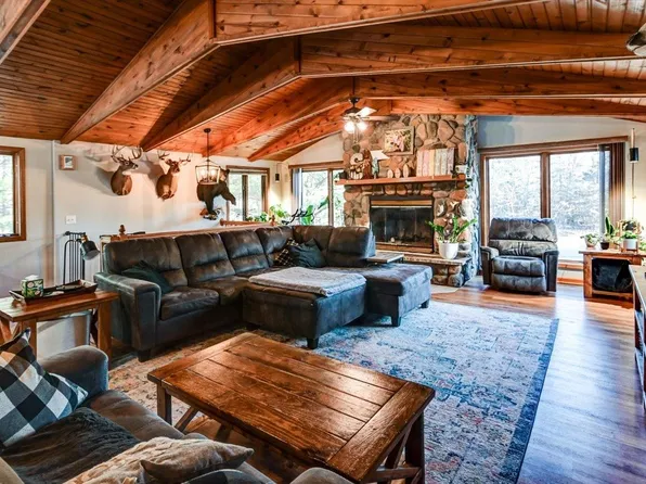 W1975 White Lake Ct, Montello, WI 53949