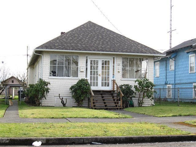 2nd image of 619 W 2nd St