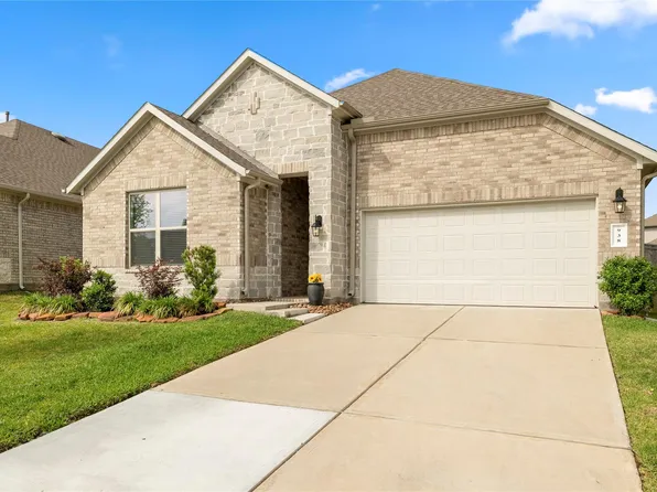 938 Youth Water Rd, Montgomery, TX 77316